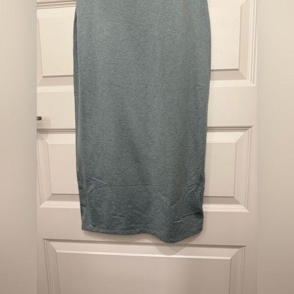 Vuori Halo Essential Dress - Picture 4 of 9